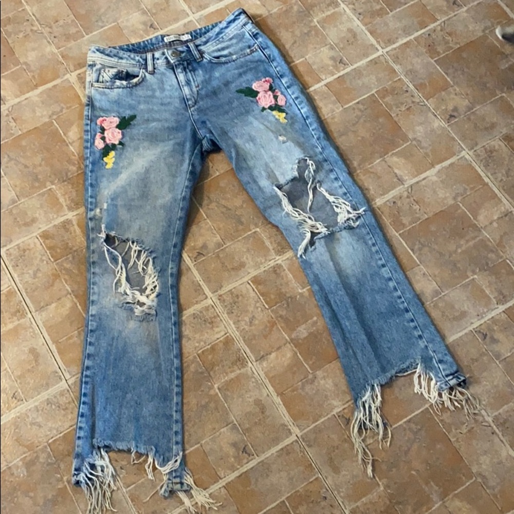 Zara Basic Z1975 Denim distressed hi rise Mom jean